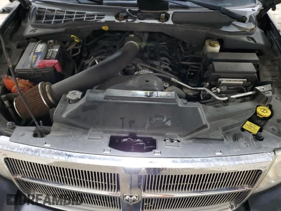 ✅ 2008 Dodge Durango SLT • VIN: 1D8HB48N38F110037 • Lot: 56188315. Wystawiony na Copart z przebiegiem 148 782 mil. Bezpłatny archiwum sprzedaży aukcyjnych z USA i szczegółowy raport historii pojazdu na DreamBid. Zdjęcie 12.