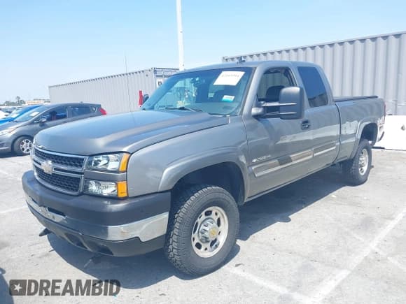 ✅ 2006 Chevrolet Silverado 2500HD LT2 • VIN: 1GCHK29U16E159510 • Лот: 42169394. Опубликован ранее на IAAI с пробегом 117 504 миль. Бесплатный доступ к архиву аукционных продаж из США и подробный отчёт об истории автомобиля на DreamBid. Изображение 2.