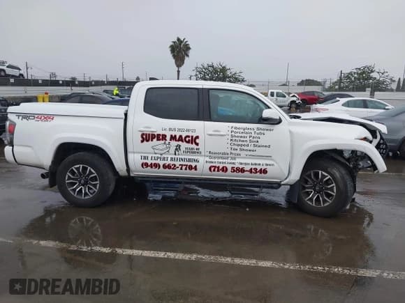 ✅ 2022 Toyota Tacoma TRD Off Road • VIN: 3TMCZ5AN1NM509349 • Lot: 43757147. Listed on IAAI with 24,320 mi. Free auction sales archive from the USA and detailed vehicle history report at DreamBid. Image 13.