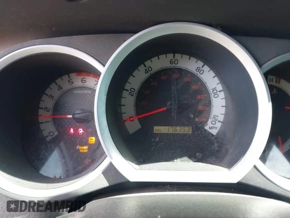 ✅ 2013 Toyota Tacoma • VIN: 3TMLU4EN3DM106670 • Lot: 41696618. Listed on IAAI with 176,353 mi. Free auction sales archive from the USA and detailed vehicle history report at DreamBid. Image 15.