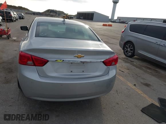 ✅ 2016 Chevrolet Impala LT • VIN: 2G1105SA8G9166864 • Lot: 43426153. Wystawiony na IAAI z przebiegiem 159 072 mil. Bezpłatny archiwum sprzedaży aukcyjnych z USA i szczegółowy raport historii pojazdu na DreamBid. Zdjęcie 17.