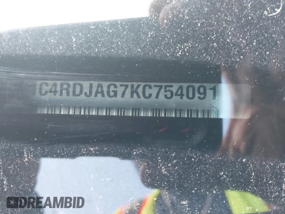 ✅ 2019 Dodge Durango SXT Plus • VIN: 1C4RDJAG7KC754091 • Lot: 39463070. Wystawiony na IAAI z przebiegiem 37 210 mil. Bezpłatny archiwum sprzedaży aukcyjnych z USA i szczegółowy raport historii pojazdu na DreamBid. Zdjęcie 17.