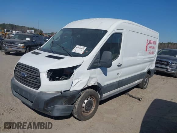 ✅ 2017 Ford Transit • VIN: 1FTYR2CM0HKA86056 • Lot: 41563978. Wystawiony na IAAI z przebiegiem 54 562 mil. Bezpłatny archiwum sprzedaży aukcyjnych z USA i szczegółowy raport historii pojazdu na DreamBid. Zdjęcie 2.