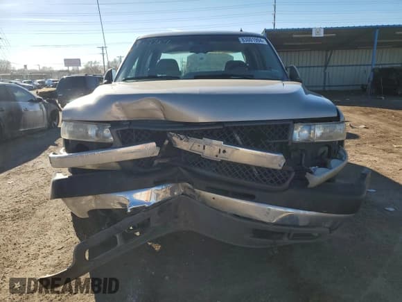✅ 2001 Chevrolet Silverado 2500HD LS • VIN: 1GCHK23UX1F192551 • Lot: 83001994. Wystawiony na Copart z przebiegiem 241 641 mil. Bezpłatny archiwum sprzedaży aukcyjnych z USA i szczegółowy raport historii pojazdu na DreamBid. Zdjęcie 5.