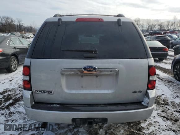 ✅ 2010 Ford Explorer XLT • VIN: 1FMEU7D80AUA08592 • Lot: 88688615. Wystawiony na Copart z przebiegiem 149 113 mil. Bezpłatny archiwum sprzedaży aukcyjnych z USA i szczegółowy raport historii pojazdu na DreamBid. Zdjęcie 6.