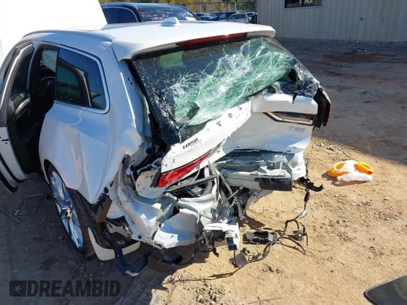 ✅ 2019 Volvo V90 R-Design • VIN: YV1102GM5K1087071 • Lot: 43591185. Listed on IAAI with 17,685 mi. Free auction sales archive from the USA and detailed vehicle history report at DreamBid. Image 6.