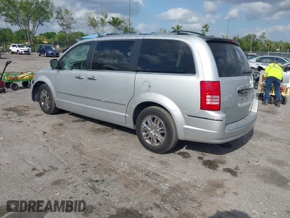 ✅ 2009 Chrysler Town & Country Limited • VIN: 2A8HR64X59R561518 • Lot: 41912572. Wystawiony na IAAI z przebiegiem 165 518 mil. Bezpłatny archiwum sprzedaży aukcyjnych z USA i szczegółowy raport historii pojazdu na DreamBid. Zdjęcie 3.