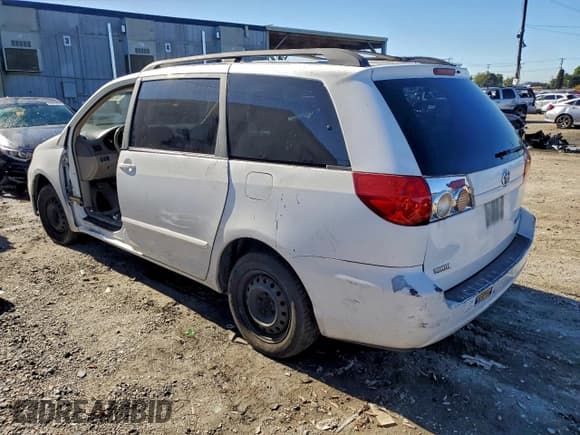 ✅ 2010 Toyota Sienna LE • VIN: 5TDKK4CC0AS305190 • Lot: 94591065. Wystawiony na Copart z przebiegiem Nie podano. Bezpłatny archiwum sprzedaży aukcyjnych z USA i szczegółowy raport historii pojazdu na DreamBid. Zdjęcie 2.