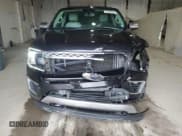 ✅ 2019 Ford Expedition Max Platinum • VIN: 1FMJK1MT0KEA45854 • Lot: 90902025. Wystawiony na Copart z przebiegiem 113 959 mil. Bezpłatny archiwum sprzedaży aukcyjnych z USA i szczegółowy raport historii pojazdu na DreamBid. Zdjęcie 5.