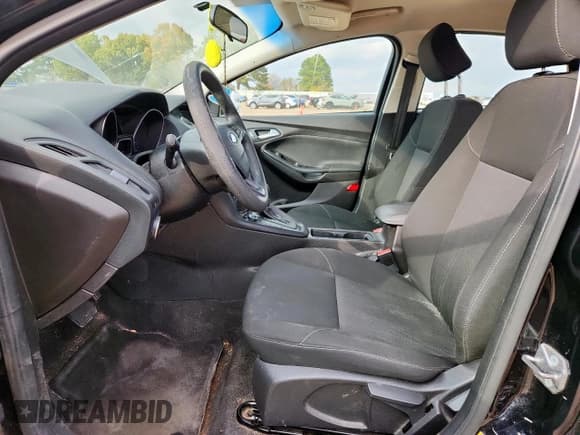 ✅ 2017 Ford Focus SE • VIN: 1FADP3FE5HL276739 • Lot: 93044345. Wystawiony na Copart z przebiegiem 111 461 mil. Bezpłatny archiwum sprzedaży aukcyjnych z USA i szczegółowy raport historii pojazdu na DreamBid. Zdjęcie 7.