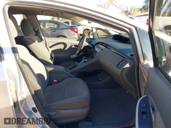 ✅ 2011 Toyota Prius I • VIN: JTDKN3DU9B5300585 • Lot: 43591991. Wystawiony na IAAI z przebiegiem 398 449 mil. Bezpłatny archiwum sprzedaży aukcyjnych z USA i szczegółowy raport historii pojazdu na DreamBid. Zdjęcie 5.