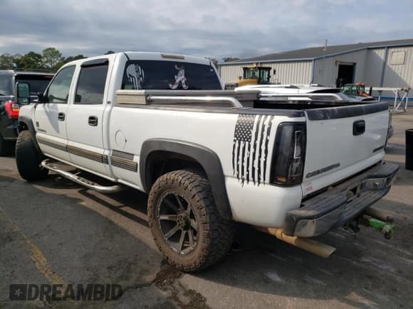 ✅ 2001 Chevrolet Silverado 2500HD LS • VIN: 1GCHK23U11F162998 • Lot: 82831614. Wystawiony na Copart z przebiegiem 300 425 mil. Bezpłatny archiwum sprzedaży aukcyjnych z USA i szczegółowy raport historii pojazdu na DreamBid. Zdjęcie 2.