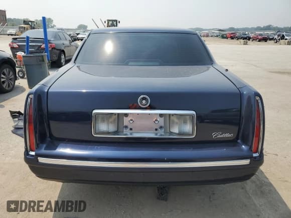 ✅ 1997 Cadillac DeVille • VIN: 1G6KD54Y2VU264494 • Lot: 67474365. Listed on Copart with 142,504 mi. Free auction sales archive from the USA and detailed vehicle history report at DreamBid. Image 6.