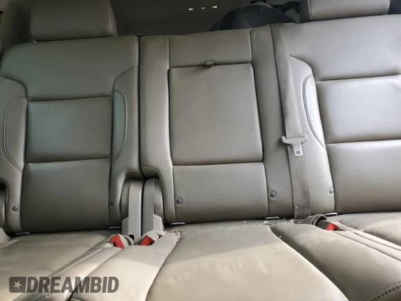 2015 Chevrolet Suburban LT с VIN 1GNSKJKC5FR740574, выставлен на аукционе Copart как лот 83805715 с пробегом 223 673 миль миль и Чистый • Clean title. История ставок и продаж доступна на DreamBid. Изображение 10.