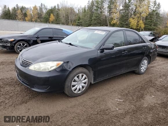 ✅ 2005 Toyota Camry XLE • VIN: 4T1BE32K25U068094 • Lot: 89814555. Listed on Copart with 203,401 mi. Free auction sales archive from the USA and detailed vehicle history report at DreamBid. Image 1.