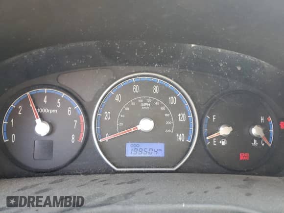 2008 Hyundai Santa Fe GLS z VIN 5NMSG13D68H166351, wystawiony jako Copart lot #52971064 z przebiegiem 199 504 mil mil oraz Szkoda całkowita • Salvage title. Historia ofert i sprzedaży dostępna na DreamBid. Obrazek 9.