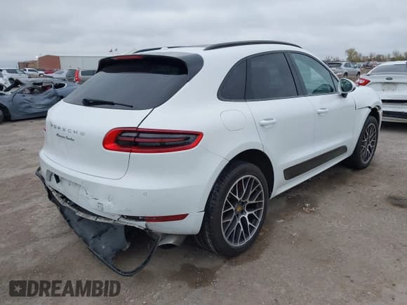 ✅ 2016 Porsche Macan Turbo • VIN: WP1AF2A59GLB94592 • Lot: 41106599. Wystawiony na IAAI z przebiegiem 94 837 mil. Bezpłatny archiwum sprzedaży aukcyjnych z USA i szczegółowy raport historii pojazdu na DreamBid. Zdjęcie 4.