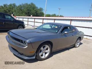 ✅ 2011 Dodge Challenger • VIN: 2B3CJ4DG4BH605437 • Lot: 40514649. Wystawiony na IAAI z przebiegiem 218 976 mil. Bezpłatny archiwum sprzedaży aukcyjnych z USA i szczegółowy raport historii pojazdu na DreamBid. Zdjęcie 2.
