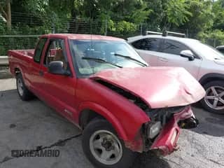 1997 Chevrolet S-10 LS с VIN 1GCCS19X5V8165256, выставлен на аукционе IAAI как лот 42740309 с пробегом 252 200 миль миль и . История ставок и продаж доступна на DreamBid. Изображение 1.
