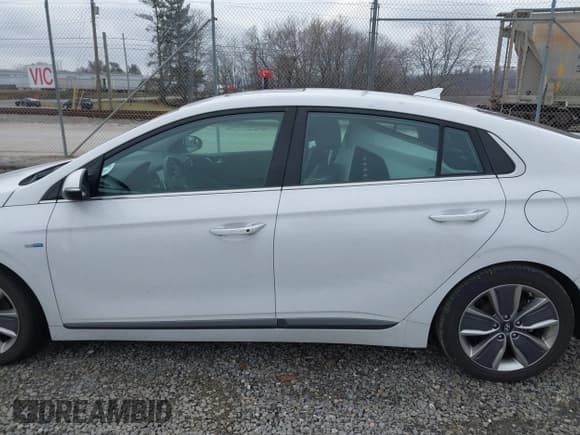 ✅ 2018 Hyundai Ioniq Limited • VIN: KMHC05LC3JU073109 • Lot: 41625293. Wystawiony na IAAI z przebiegiem 69 415 mil. Bezpłatny archiwum sprzedaży aukcyjnych z USA i szczegółowy raport historii pojazdu na DreamBid. Zdjęcie 15.