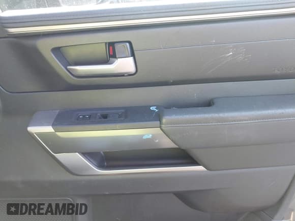 ✅ 2024 Toyota Tundra SR5 • VIN: 5TFLA5DB9RX206764 • Лот: 42218586. Опубликован ранее на IAAI с пробегом 12 228 миль. Бесплатный доступ к архиву аукционных продаж из США и подробный отчёт об истории автомобиля на DreamBid. Изображение 8.