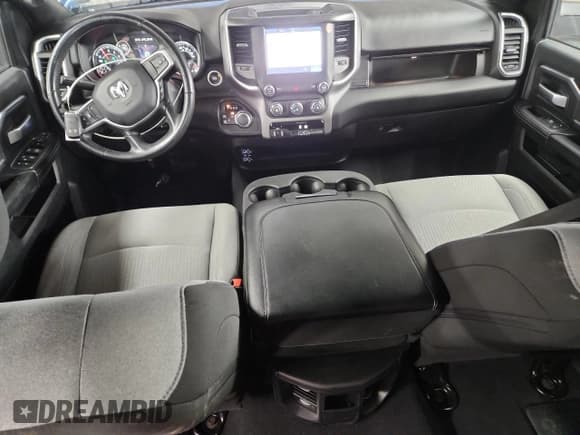 ✅ 2024 Ram 2500 Big Horn • VIN: 3C6UR5DJ7RG275954 • Лот: 90873225. Опубликован ранее на Copart с пробегом 59 609 миль. Бесплатный доступ к архиву аукционных продаж из США и подробный отчёт об истории автомобиля на DreamBid. Изображение 8.