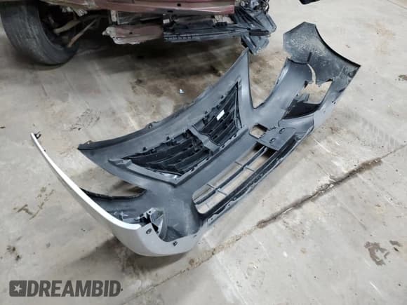 ✅ 2017 Nissan Versa SV • VIN: 3N1CN7AP4HK446517 • Lot: 93260645. Listed on Copart with 116,109 mi. Free auction sales archive from the USA and detailed vehicle history report at DreamBid. Image 12.