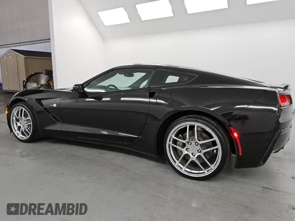 ✅ 2015 Chevrolet Corvette 3LT • VIN: 1G1YE2D72F5107093 • Lot: 84415065. Wystawiony na Copart z przebiegiem 67 909 mil. Bezpłatny archiwum sprzedaży aukcyjnych z USA i szczegółowy raport historii pojazdu na DreamBid. Zdjęcie 2.
