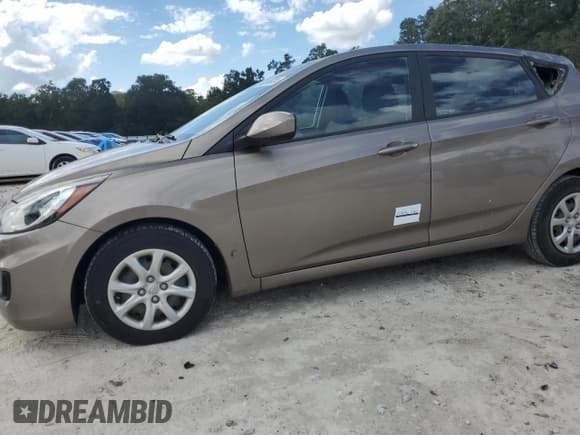 ✅ 2014 Hyundai Accent GS • VIN: KMHCT5AE5EU162083 • Лот: 76090634. Опубликован ранее на Copart с пробегом 53 093 миль. Бесплатный доступ к архиву аукционных продаж из США и подробный отчёт об истории автомобиля на DreamBid. Изображение 12.