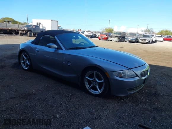 ✅ 2007 BMW Z4 3.0si • VIN: 4USBU53587LX02717 • Лот: 43231079. Опубликован ранее на IAAI с пробегом Не указан. Бесплатный доступ к архиву аукционных продаж из США и подробный отчёт об истории автомобиля на DreamBid. Изображение 1.