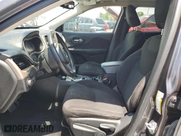 ✅ 2015 Jeep Cherokee Latitude • VIN: 1C4PJMCS2FW774367 • Lot: 64475165. Wystawiony na Copart z przebiegiem 178 384 mil. Bezpłatny archiwum sprzedaży aukcyjnych z USA i szczegółowy raport historii pojazdu na DreamBid. Zdjęcie 7.