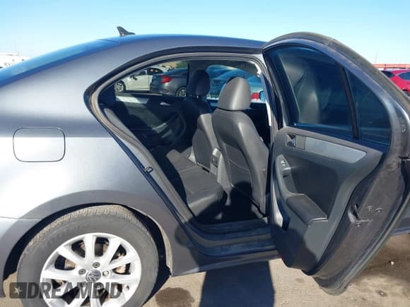 ✅ 2013 Volkswagen Jetta SE • VIN: 3VWDP7AJ8DM396627 • Лот: 43491531. Опубликован ранее на IAAI с пробегом 120 939 миль. Бесплатный доступ к архиву аукционных продаж из США и подробный отчёт об истории автомобиля на DreamBid. Изображение 8.