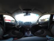 ✅ 2018 Jeep Cherokee Latitude • VIN: 1C4PJLCB4JD595102 • Lot: 43359901. Wystawiony na IAAI z przebiegiem Nie podano. Bezpłatny archiwum sprzedaży aukcyjnych z USA i szczegółowy raport historii pojazdu na DreamBid. Zdjęcie 18.