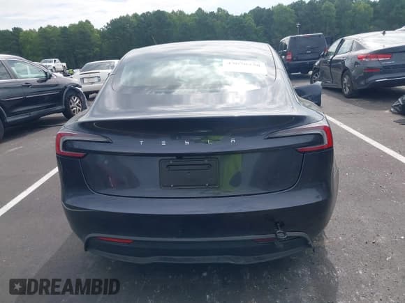 ✅ 2025 Tesla Model 3 Long Range • VIN: 5YJ3E1EA0SF968349 • Lot: 43070338. Wystawiony na IAAI z przebiegiem 7 676 mil. Bezpłatny archiwum sprzedaży aukcyjnych z USA i szczegółowy raport historii pojazdu na DreamBid. Zdjęcie 15.