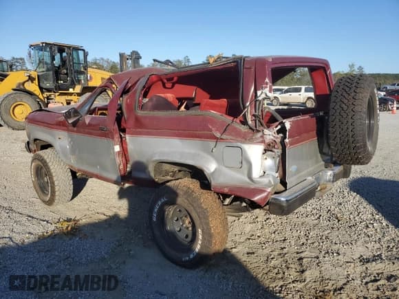 ✅ 1988 Ford Bronco • VIN: 1FMCU14T3JUD16266 • Лот: 77365034. Опубликован ранее на Copart с пробегом 81 445 миль. Бесплатный доступ к архиву аукционных продаж из США и подробный отчёт об истории автомобиля на DreamBid. Изображение 2.