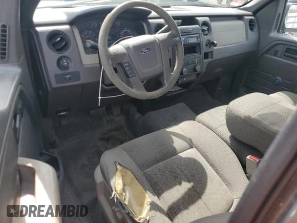 ✅ 2010 Ford F-150 XL • VIN: 1FTMF1C80AKB32382 • Lot: 49377225. Listed on Copart with 174,520 mi. Free auction sales archive from the USA and detailed vehicle history report at DreamBid. Image 8.