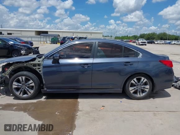 ✅ 2017 Subaru Legacy Limited • VIN: 4S3BNAN69H3051875 • Lot: 42584541. Wystawiony na IAAI z przebiegiem 122 488 mil. Bezpłatny archiwum sprzedaży aukcyjnych z USA i szczegółowy raport historii pojazdu na DreamBid. Zdjęcie 15.