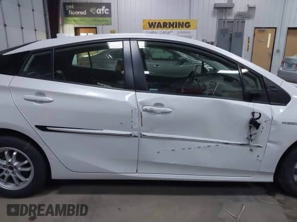 2022 Toyota Prius LE с VIN JTDL9MFU9N3031497, выставлен на аукционе IAAI как лот 42219494 с пробегом 137 152 миль миль и . История ставок и продаж доступна на DreamBid. Изображение 13.