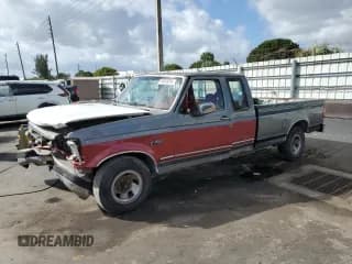 ✅ 1992 Ford F-150 • VIN: 1FTEX15N9NKB63463 • Lot: 86658085. Wystawiony na Copart z przebiegiem Nie podano. Bezpłatny archiwum sprzedaży aukcyjnych z USA i szczegółowy raport historii pojazdu na DreamBid. Zdjęcie 1.