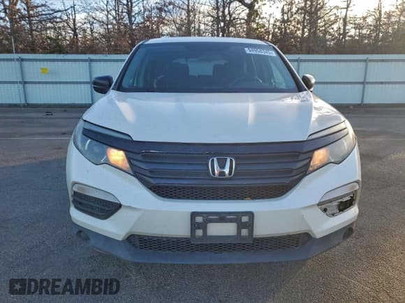 ✅ 2017 Honda Pilot LX • VIN: 5FNYF6H1XHB032601 • Lot: 94958345. Listed on Copart with 213,237 mi. Free auction sales archive from the USA and detailed vehicle history report at DreamBid. Image 5.