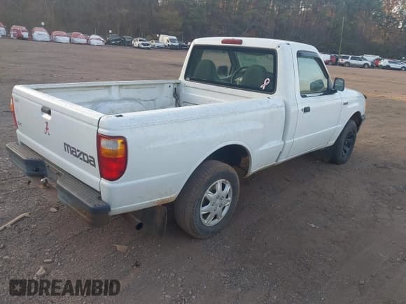 ✅ 2001 Mazda B-Series SX • VIN: 4F4YR12D51TM21170 • Lot: 43750421. Wystawiony na IAAI z przebiegiem 251 992 mil. Bezpłatny archiwum sprzedaży aukcyjnych z USA i szczegółowy raport historii pojazdu na DreamBid. Zdjęcie 4.