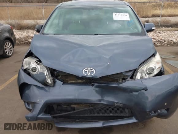 ✅ 2013 Toyota Sienna XLE • VIN: 5TDDK3DC1DS062849 • Lot: 41510296. Listed on IAAI with 100,178 mi. Free auction sales archive from the USA and detailed vehicle history report at DreamBid. Image 12.