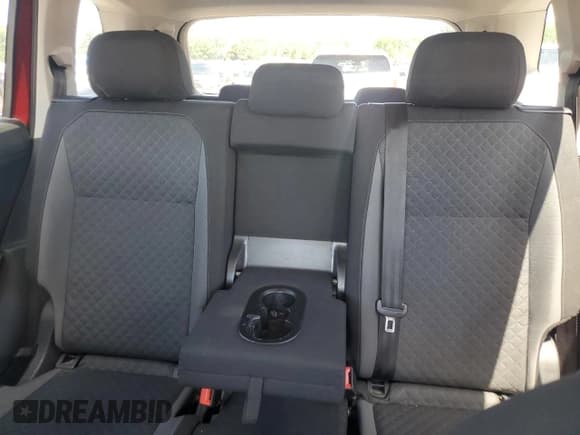 ✅ 2018 Volkswagen Tiguan S • VIN: 3VV1B7AX5JM044272 • Lot: 52501275. Wystawiony na Copart z przebiegiem 79 977 mil. Bezpłatny archiwum sprzedaży aukcyjnych z USA i szczegółowy raport historii pojazdu na DreamBid. Zdjęcie 10.