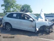 ✅ 2015 Porsche Cayenne S • VIN: WP1AB2A28FLA61239 • Лот: 42563665. Опубликован ранее на IAAI с пробегом 99 775 миль. Бесплатный доступ к архиву аукционных продаж из США и подробный отчёт об истории автомобиля на DreamBid. Изображение 12.