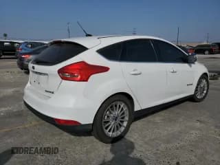 ✅ 2015 Ford Focus Electric • VIN: 1FADP3R43FL204874 • Lot: 57968814. Wystawiony na Copart z przebiegiem 104 590 mil. Bezpłatny archiwum sprzedaży aukcyjnych z USA i szczegółowy raport historii pojazdu na DreamBid. Zdjęcie 3.