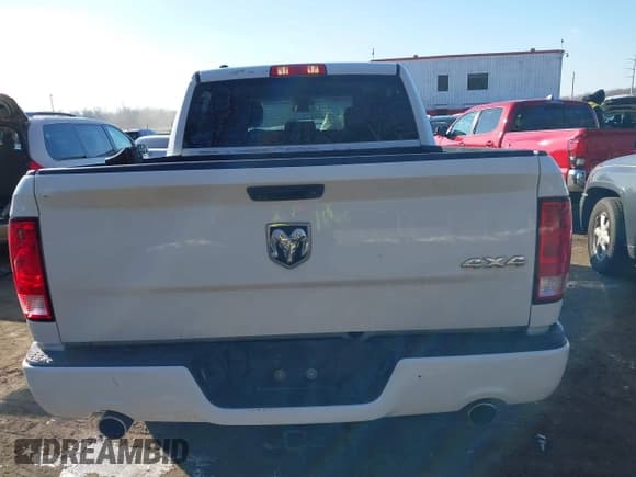 ✅ 2018 Ram 1500 Tradesman • VIN: 1C6RR7KT9JS113486 • Lot: 41360550. Listed on IAAI with 127,332 mi. Free auction sales archive from the USA and detailed vehicle history report at DreamBid. Image 17.