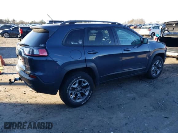 ✅ 2019 Jeep Cherokee Trailhawk • VIN: 1C4PJMBX5KD484305 • Lot: 92538185. Wystawiony na Copart z przebiegiem 75 929 mil. Bezpłatny archiwum sprzedaży aukcyjnych z USA i szczegółowy raport historii pojazdu na DreamBid. Zdjęcie 3.