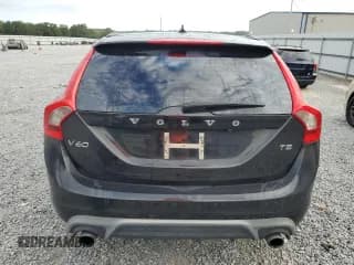 ✅ 2018 Volvo V60 Dynamic • VIN: YV140MEL1J2391526 • Лот: 85310225. Опубликован ранее на Copart с пробегом 196 904 миль. Бесплатный доступ к архиву аукционных продаж из США и подробный отчёт об истории автомобиля на DreamBid. Изображение 6.