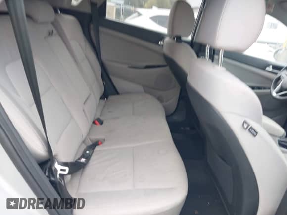 2021 Hyundai Tucson SE z VIN KM8J2CA45MU395868, wystawiony jako IAAI lot #43270045 z przebiegiem 112 896 mil mil oraz . Historia ofert i sprzedaży dostępna na DreamBid. Obrazek 8.