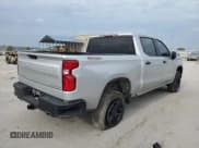 ✅ 2022 Chevrolet Silverado 1500 Custom Trail Boss • VIN: 1GCPYCEL0NZ151838 • Lot: 66015645. Wystawiony na Copart z przebiegiem 69 158 mil. Bezpłatny archiwum sprzedaży aukcyjnych z USA i szczegółowy raport historii pojazdu na DreamBid. Zdjęcie 3.